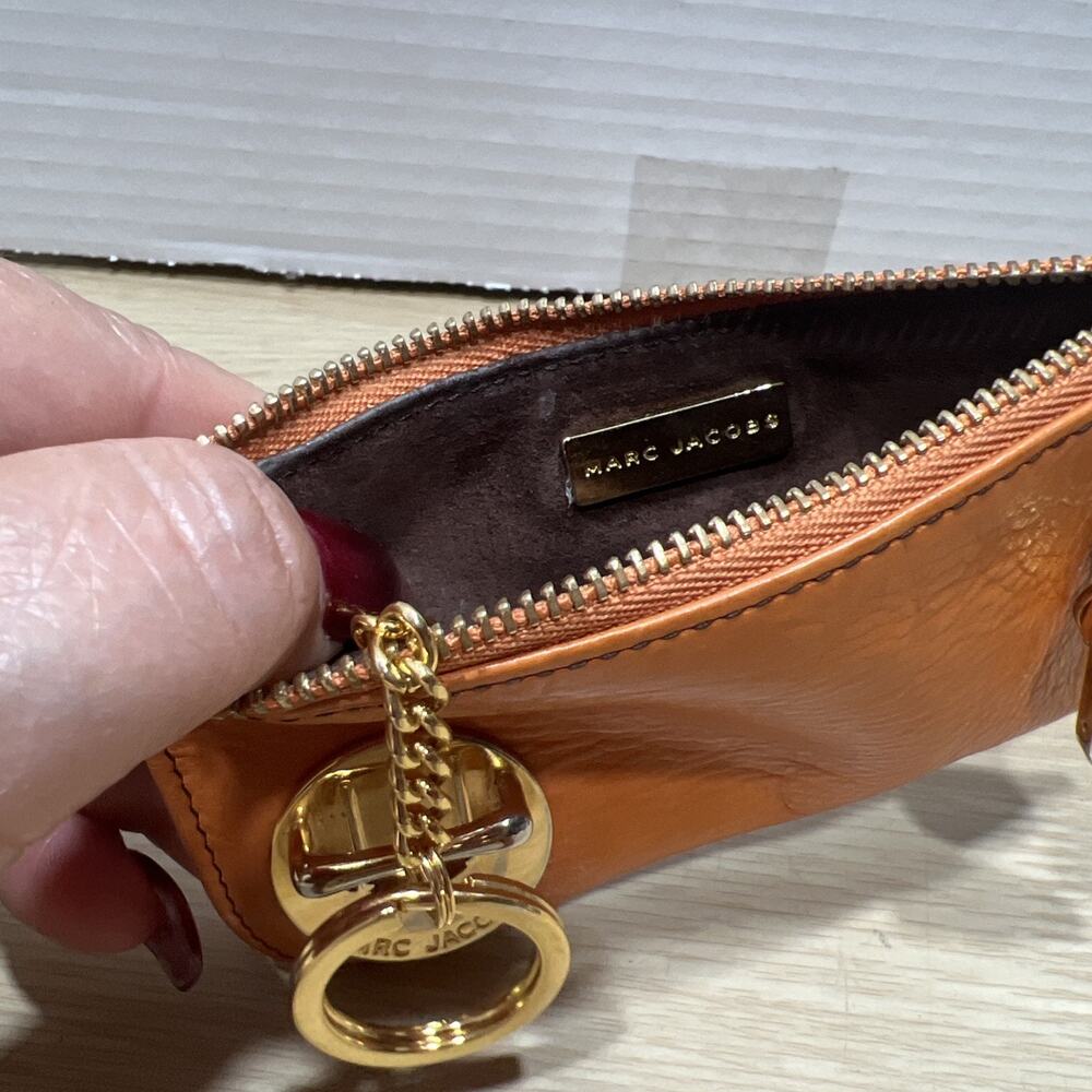 Vintage Marc Jacob’s Small Orange Leather Coin Purse Key Holder - Picture 6 of 8